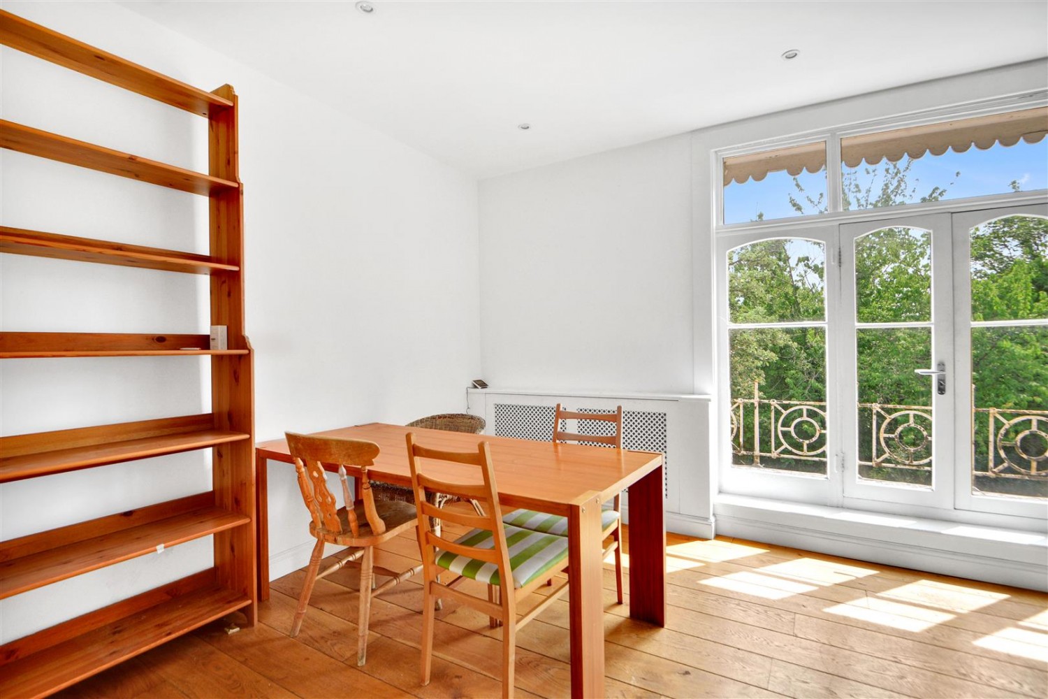 West bank, London, N16