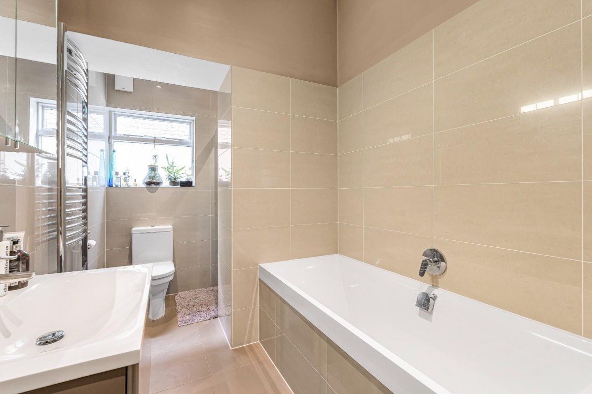 Handen Road, London, SE12 8NP