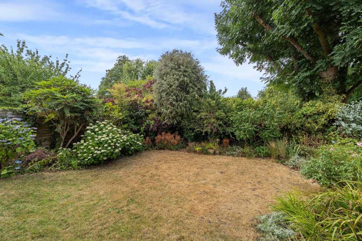 Handen Road, London, SE12 8NP