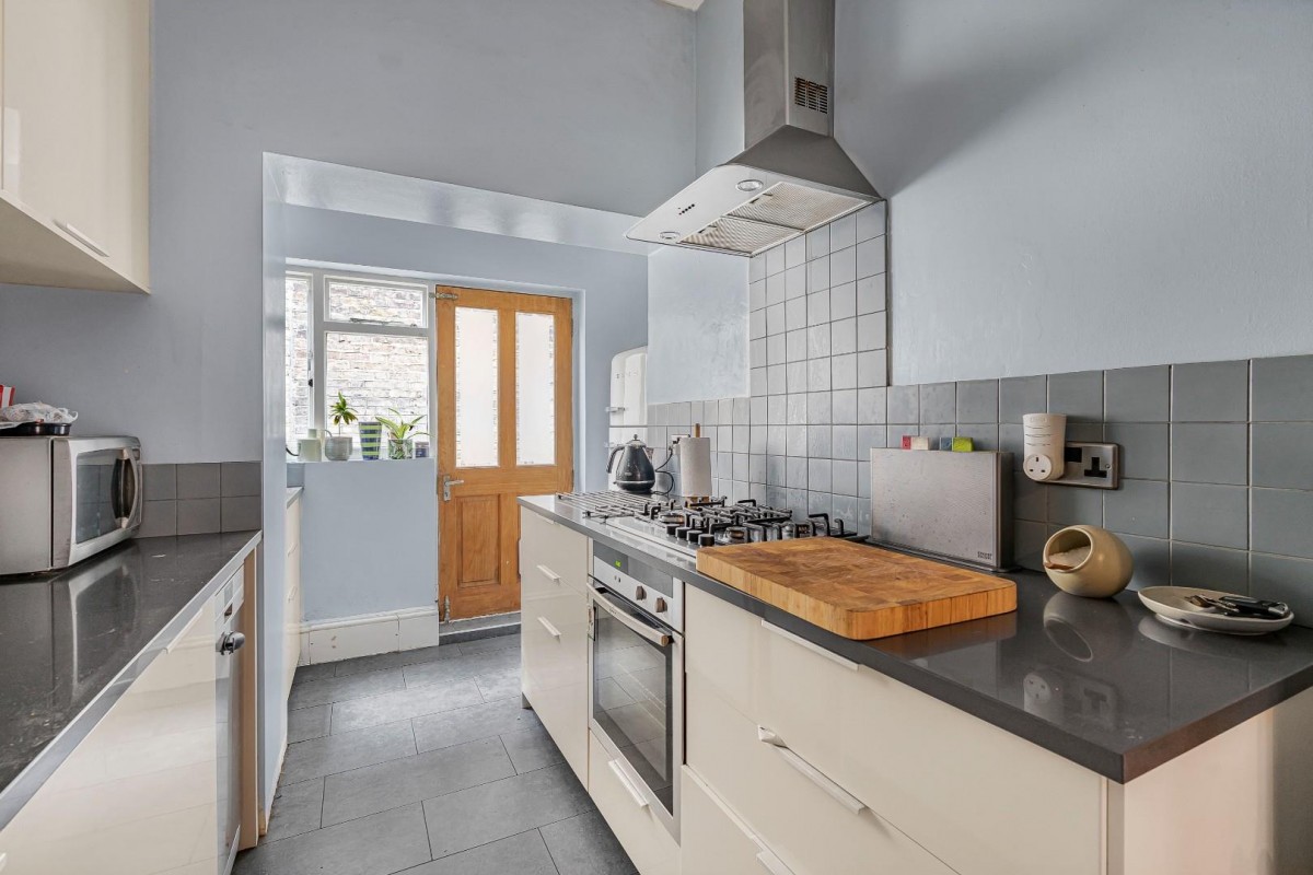 Handen Road, London, SE12 8NP