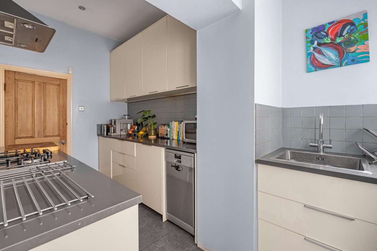 Handen Road, London, SE12 8NP