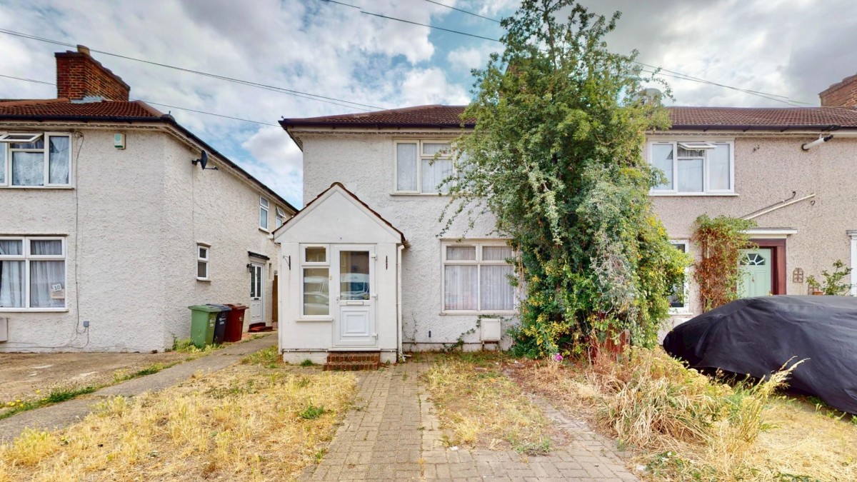 David Road, Dagenham, RM8