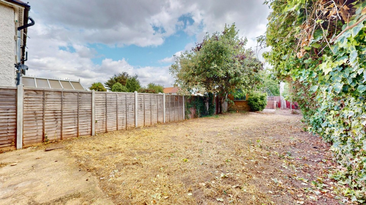 David Road, Dagenham, RM8