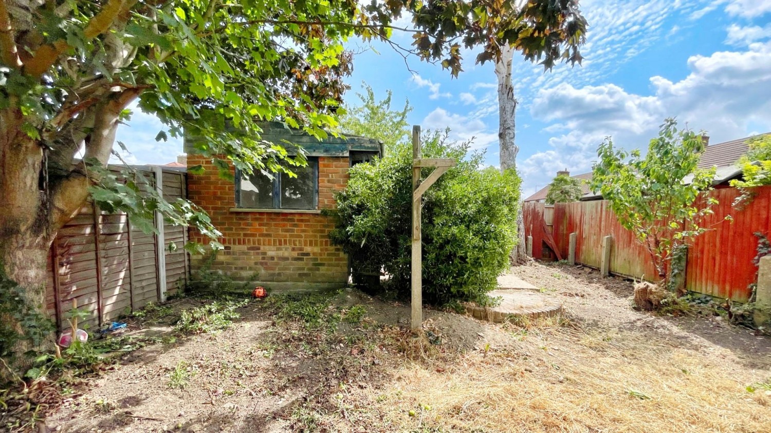 David Road, Dagenham, RM8