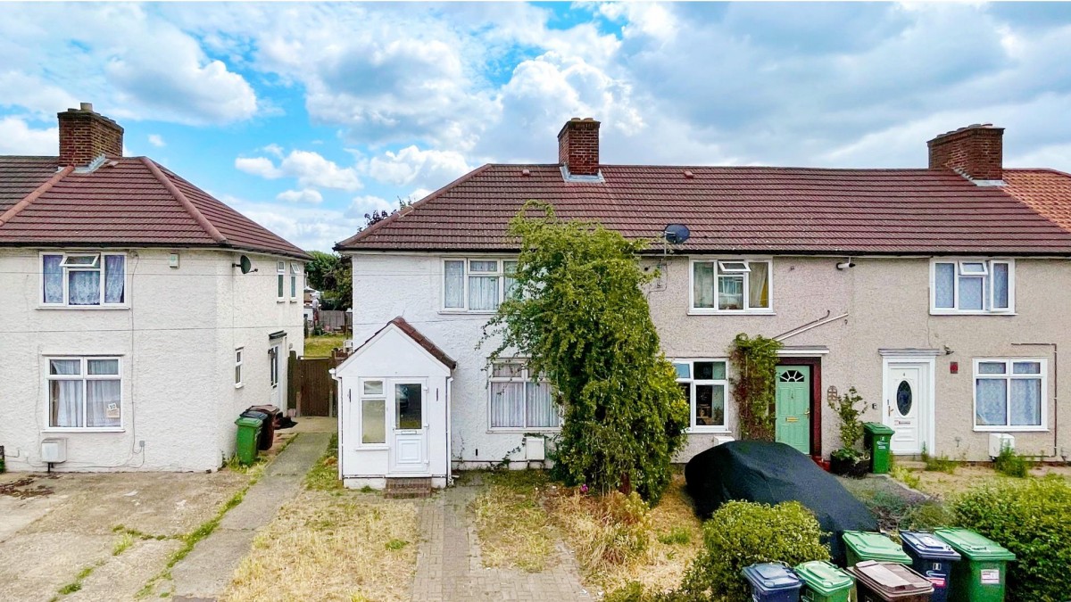 David Road, Dagenham, RM8