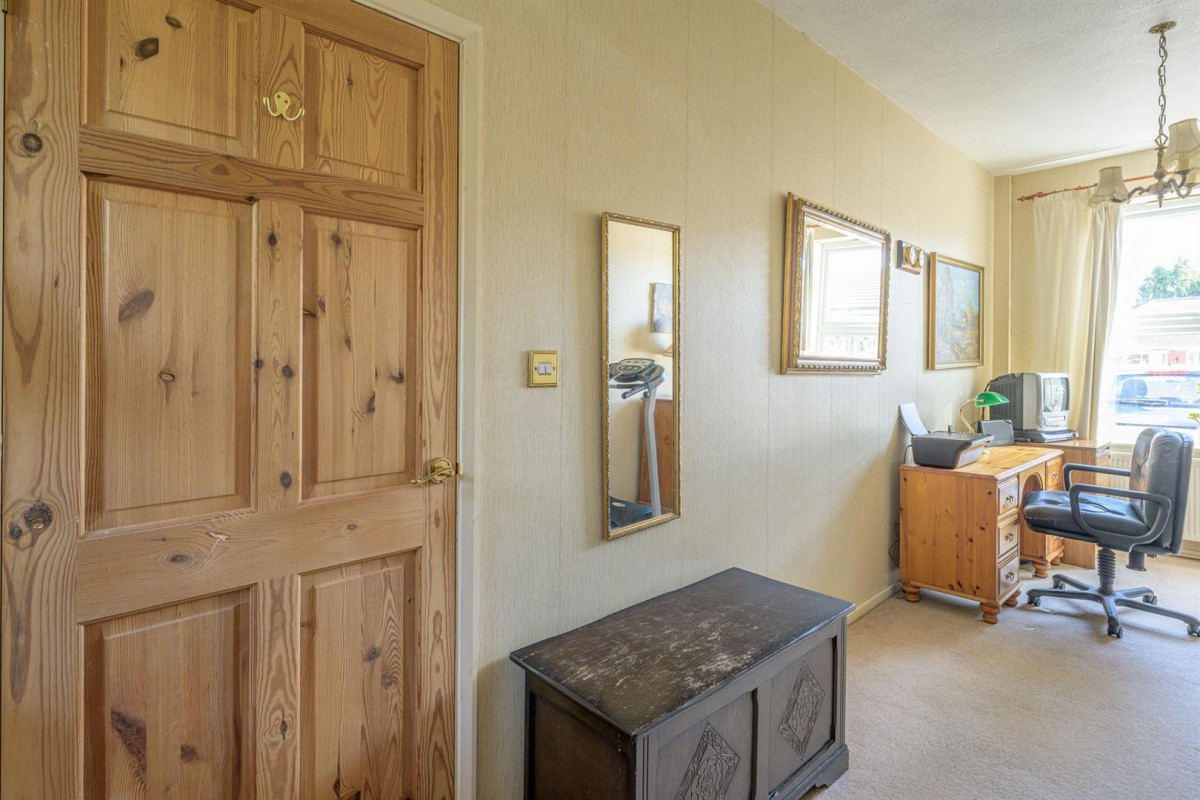 Enville Road, Kinver, DY7 6AB