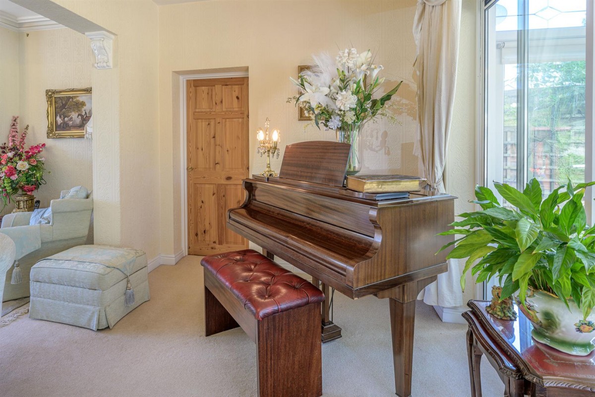 Enville Road, Kinver, DY7 6AB