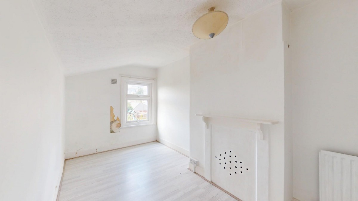 Dover Road, Northfleet, Gravesend, DA11