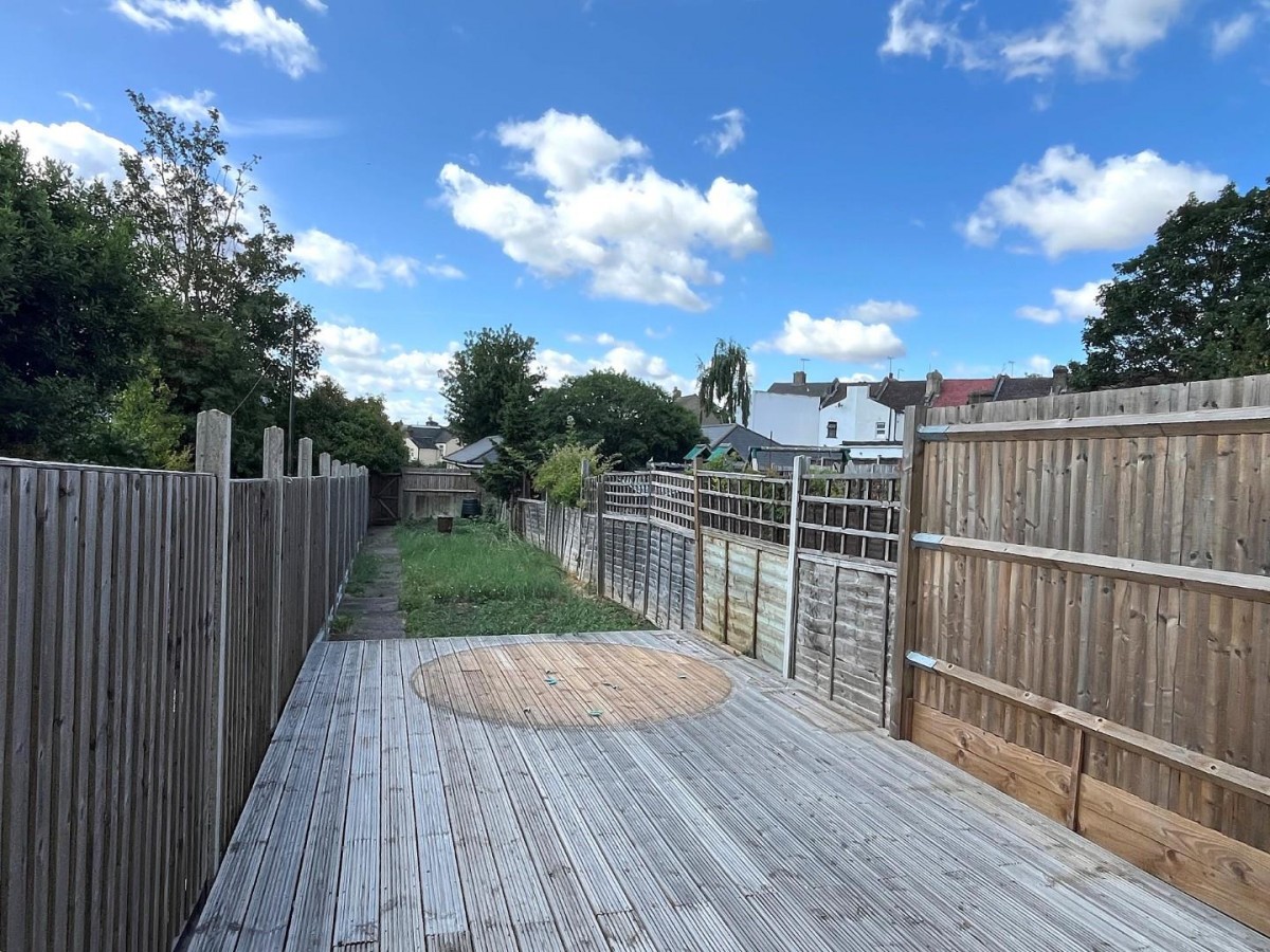 Dover Road, Northfleet, Gravesend, DA11