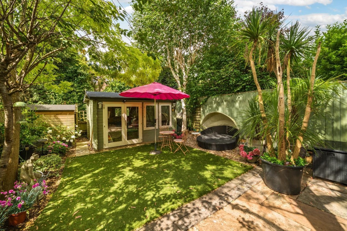 The Avenue, Sherborne