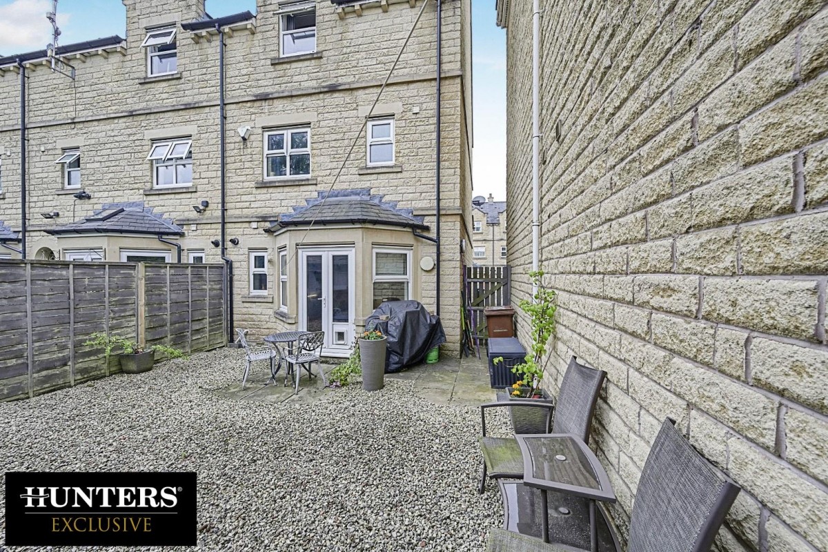 Cavendish Approach Drighlington, Bradford, West Yorkshire, BD11 1DB