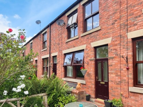Tunnicliffes New Row, Leigh, WN7 4TW