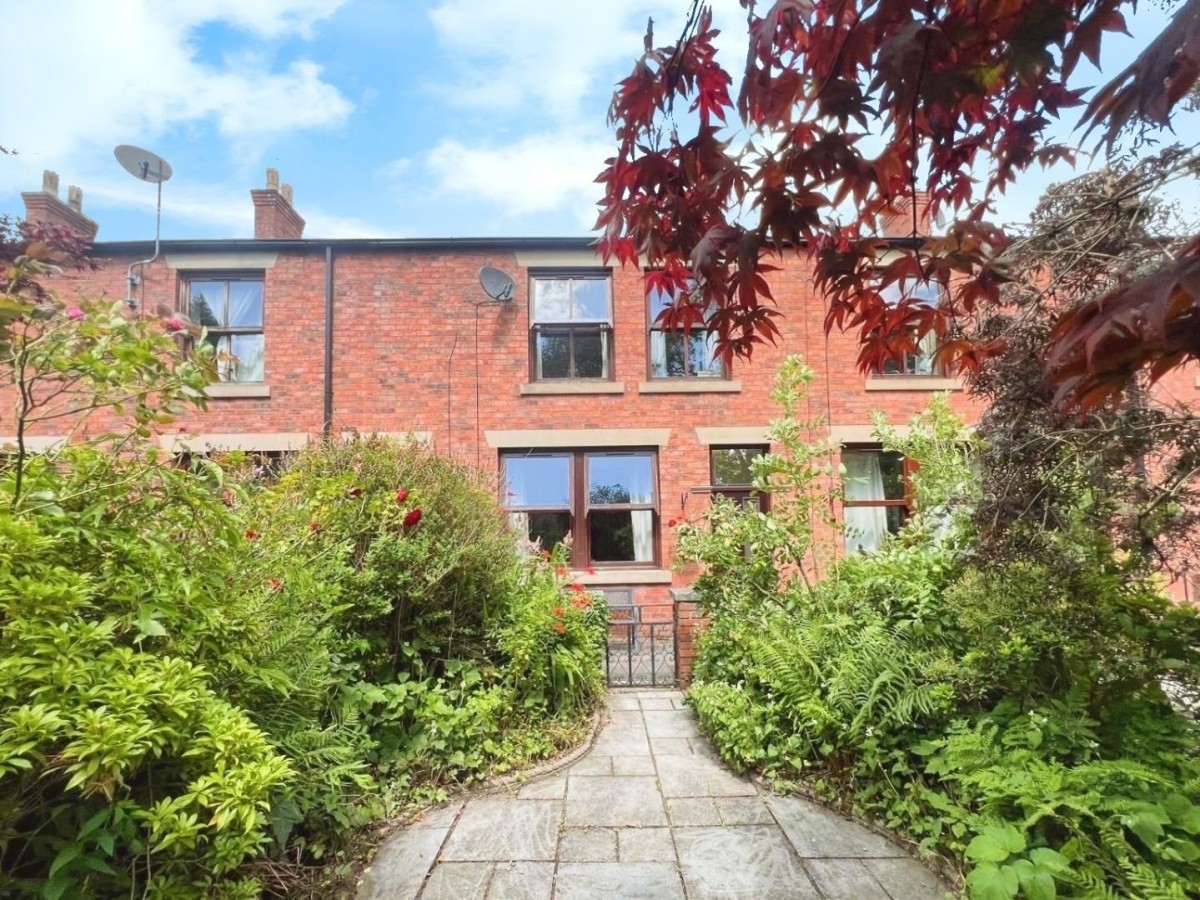 Tunnicliffes New Row, Leigh, WN7 4TW