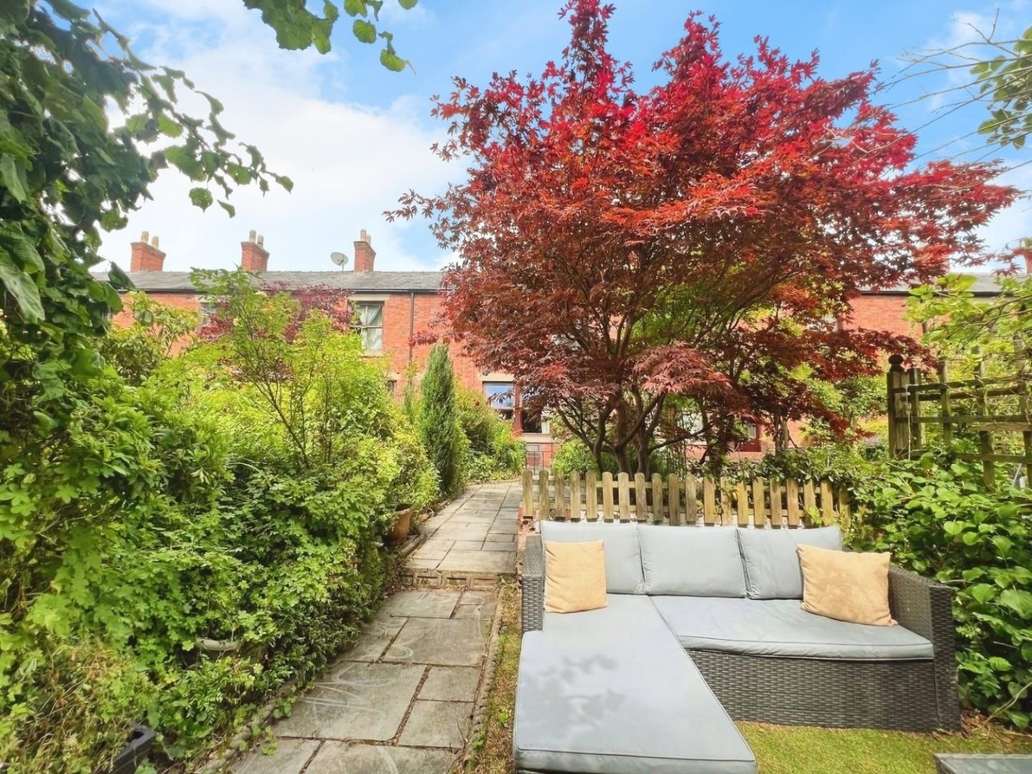 Tunnicliffes New Row, Leigh, WN7 4TW