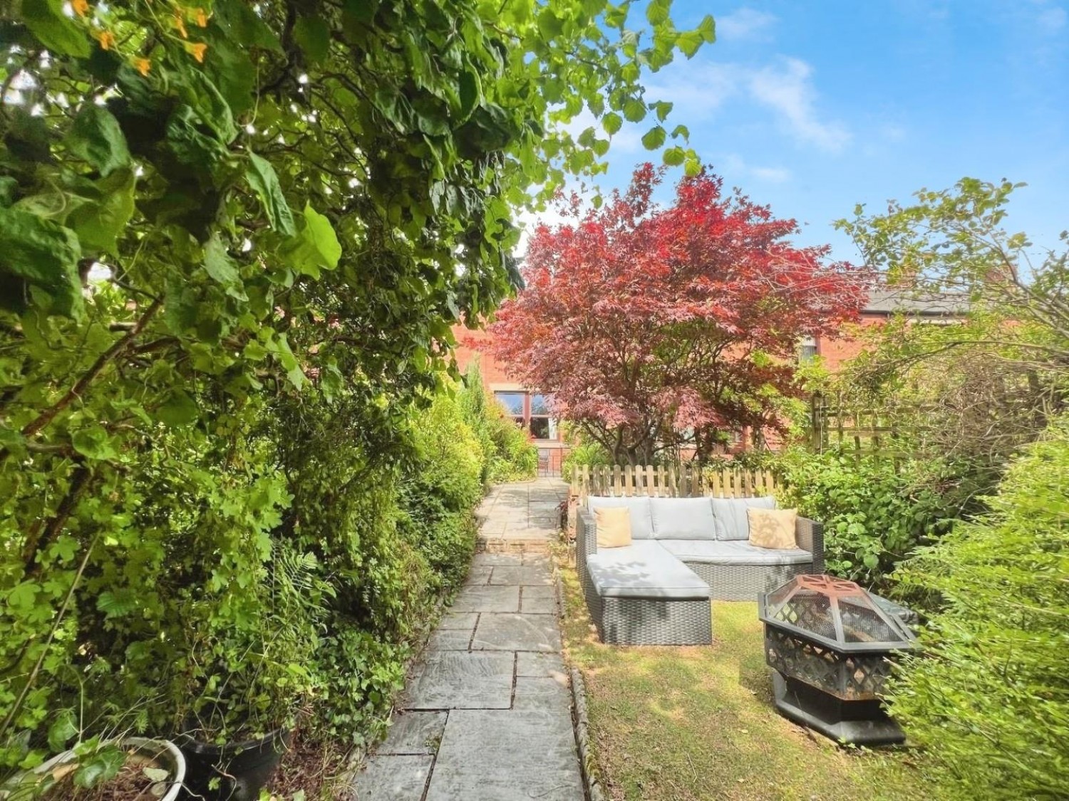 Tunnicliffes New Row, Leigh, WN7 4TW