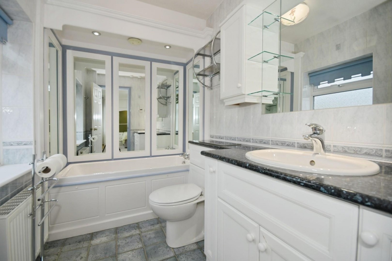 Holme Park Avenue, Upper Newbold, Chesterfield, S41 8XB