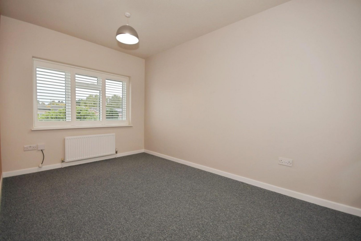 Holme Park Avenue, Upper Newbold, Chesterfield, S41 8XB