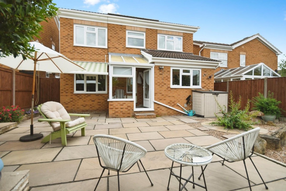 Holme Park Avenue, Upper Newbold, Chesterfield, S41 8XB