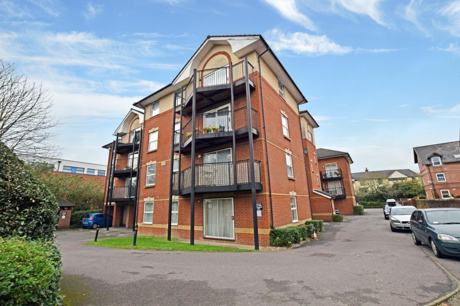 Banister Gate, Archers Road