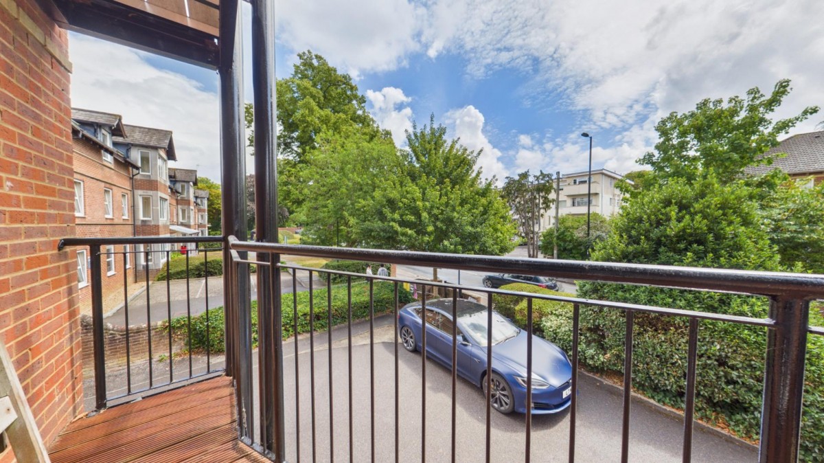 Banister Gate, Archers Road