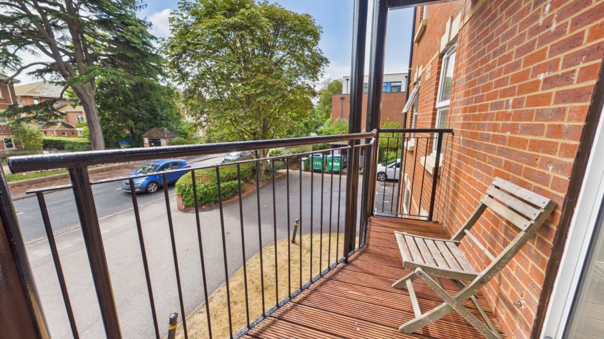 Banister Gate, Archers Road