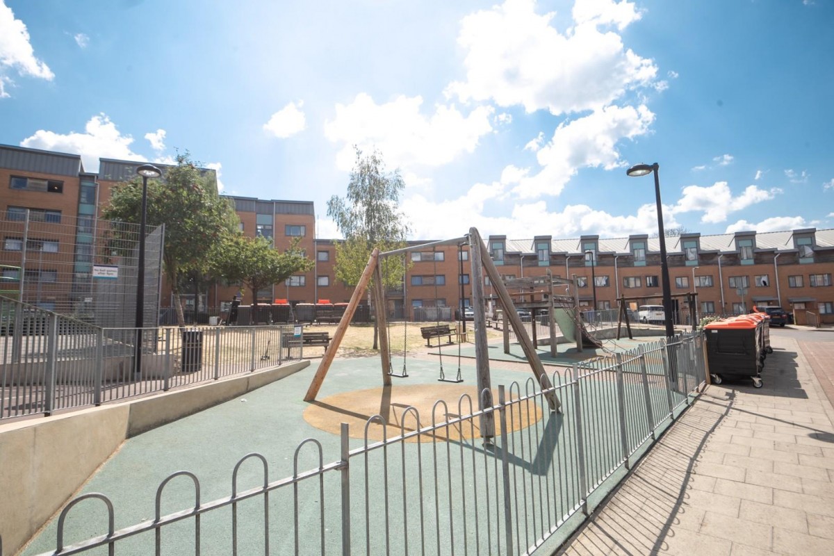 Lewis Gardens, London, N16