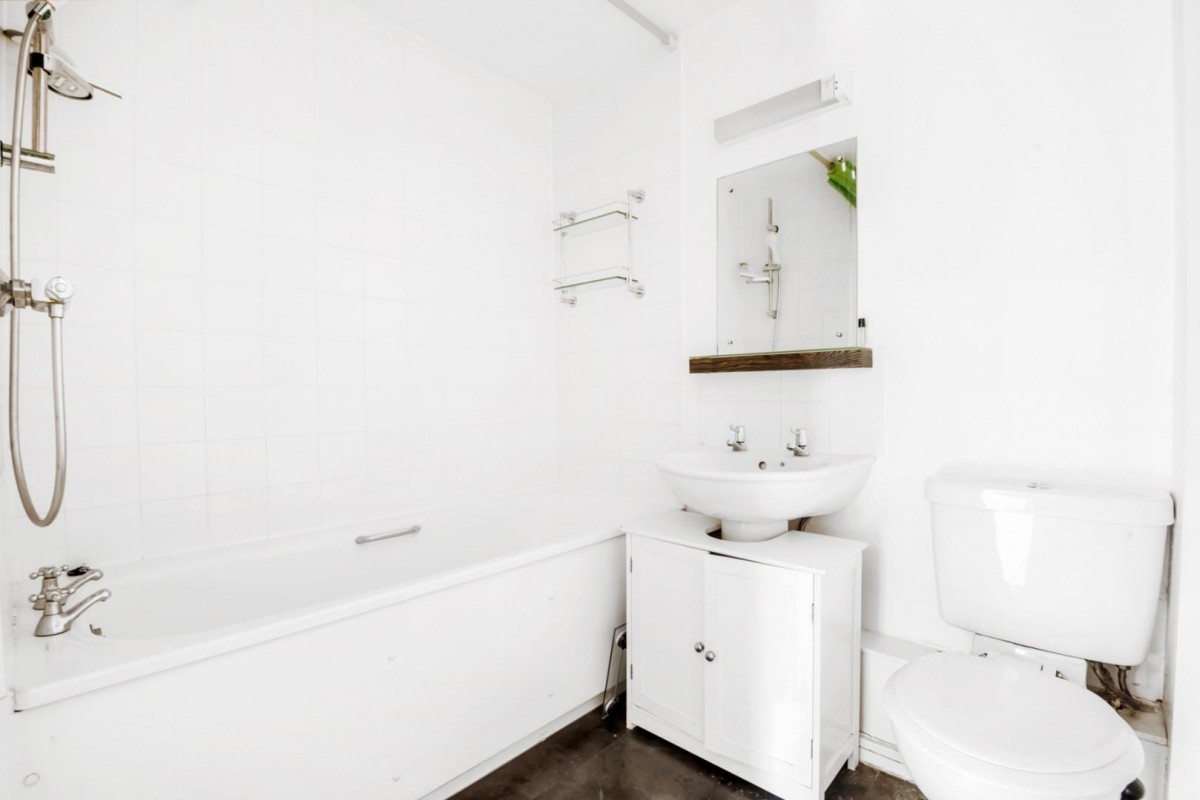 Lewis Gardens, London, N16