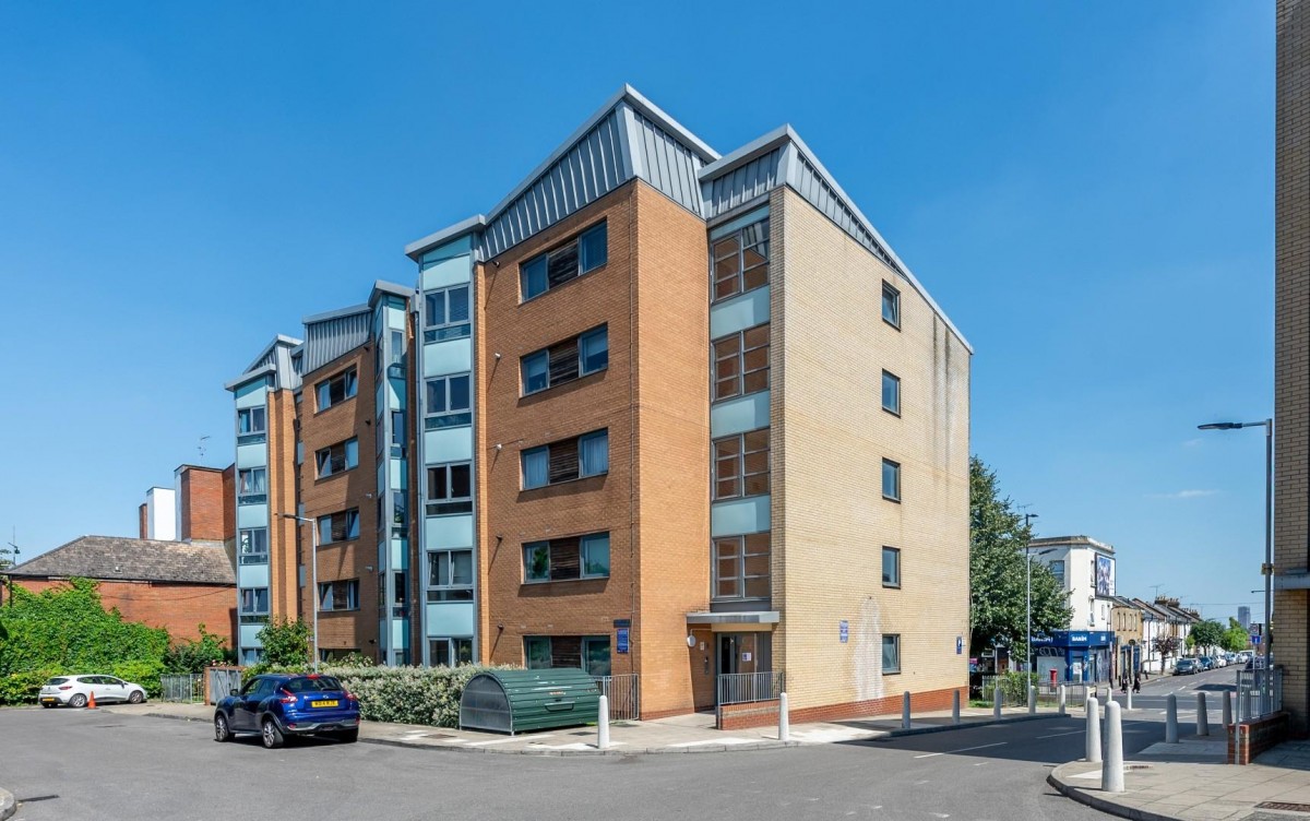 Lewis Gardens, London, N16