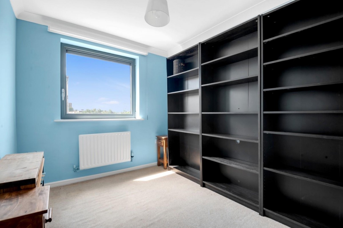 Lewis Gardens, London, N16