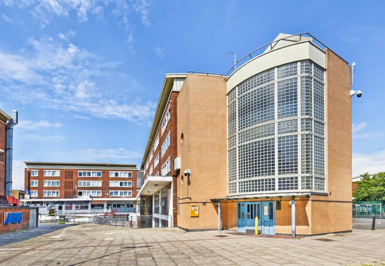 Rothbury Walk, London, N17