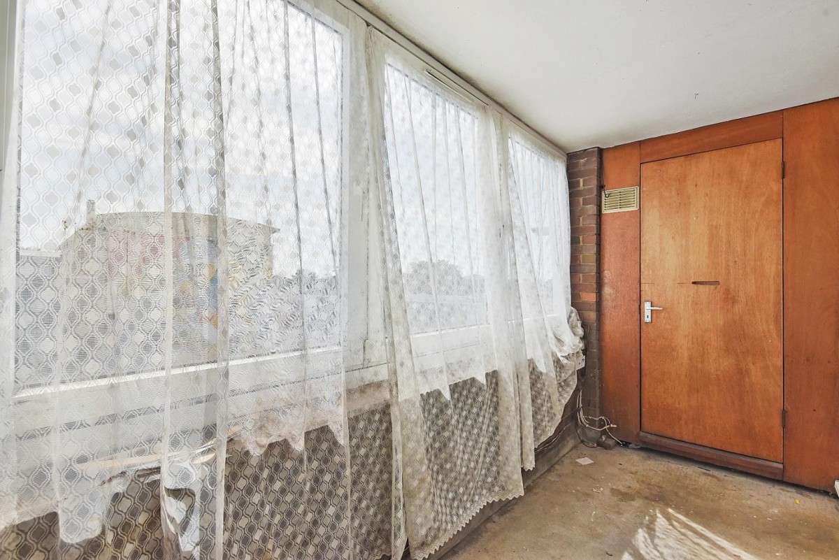 Rothbury Walk, London, N17