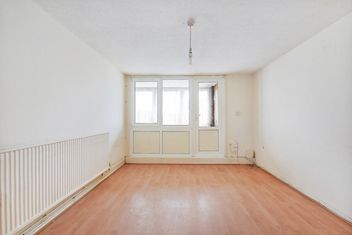 Rothbury Walk, London, N17