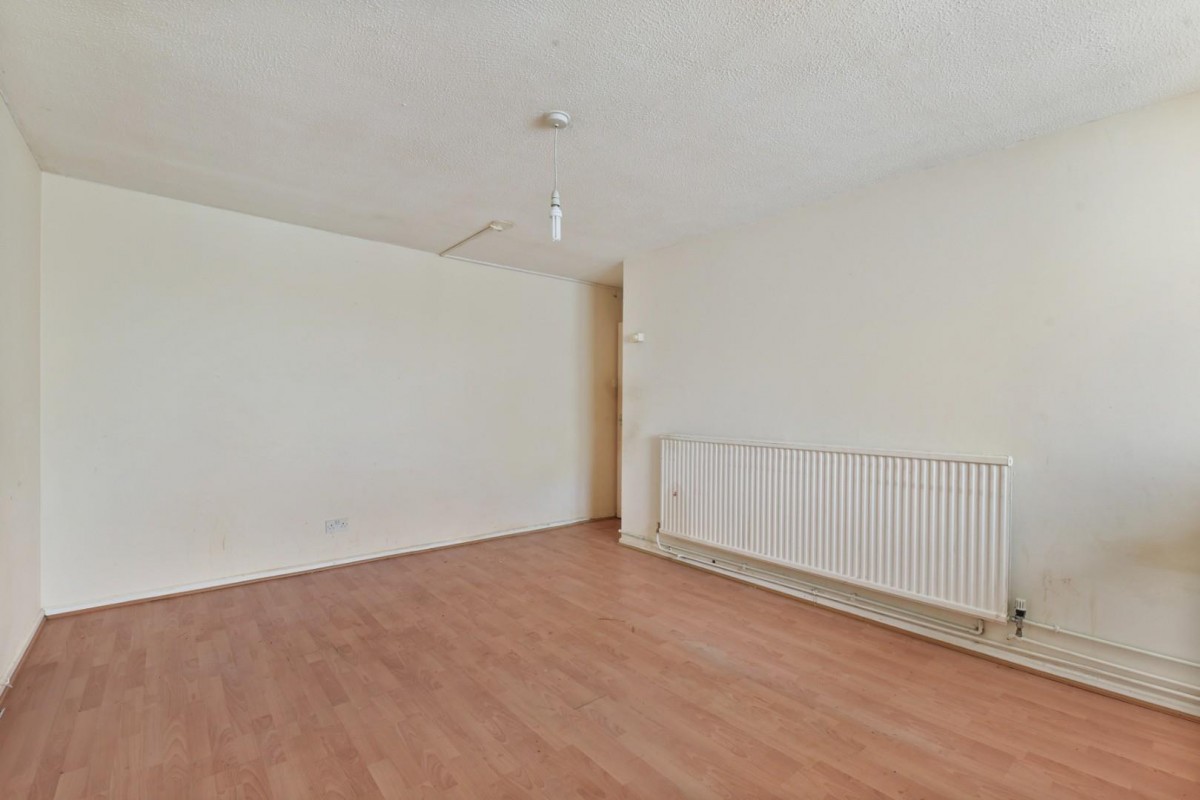 Rothbury Walk, London, N17