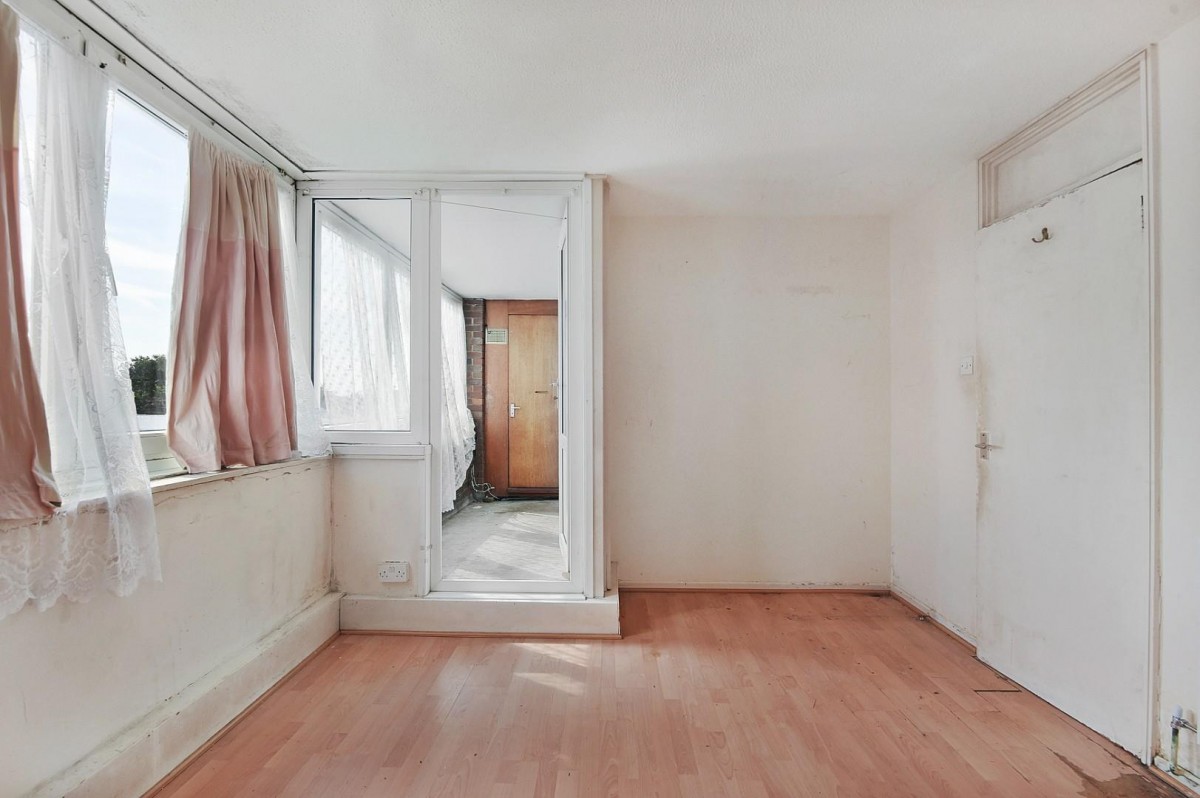 Rothbury Walk, London, N17