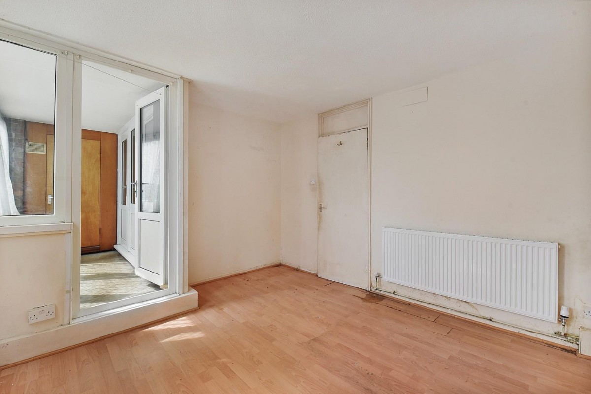 Rothbury Walk, London, N17