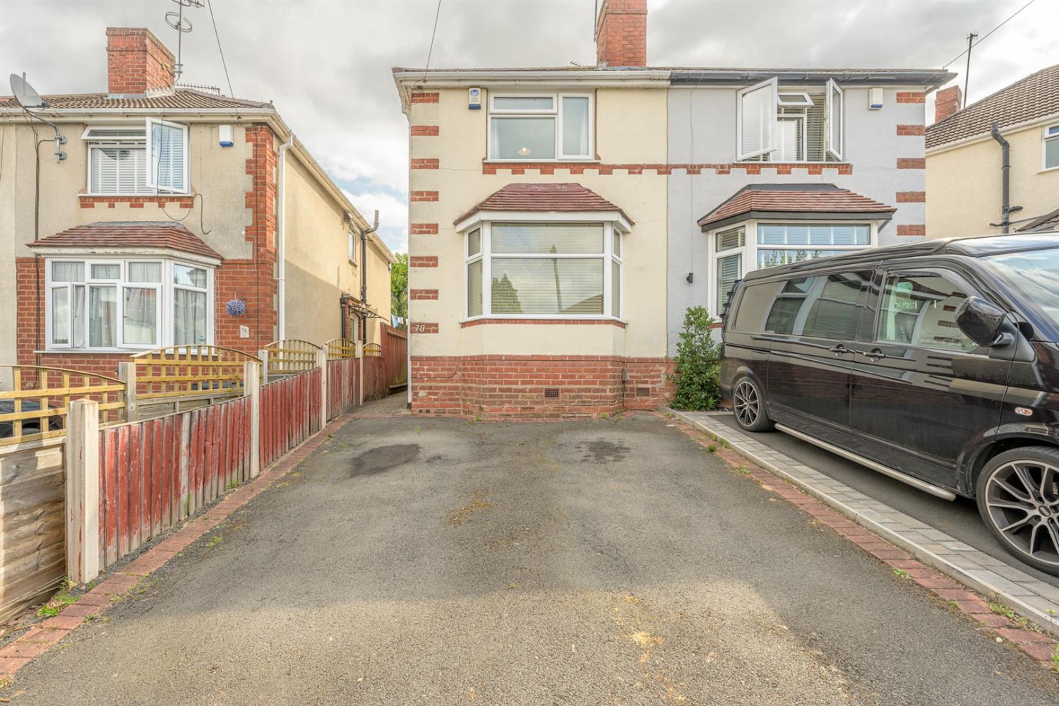 Lyndhurst Drive, Stourbridge, DY8 5YQ