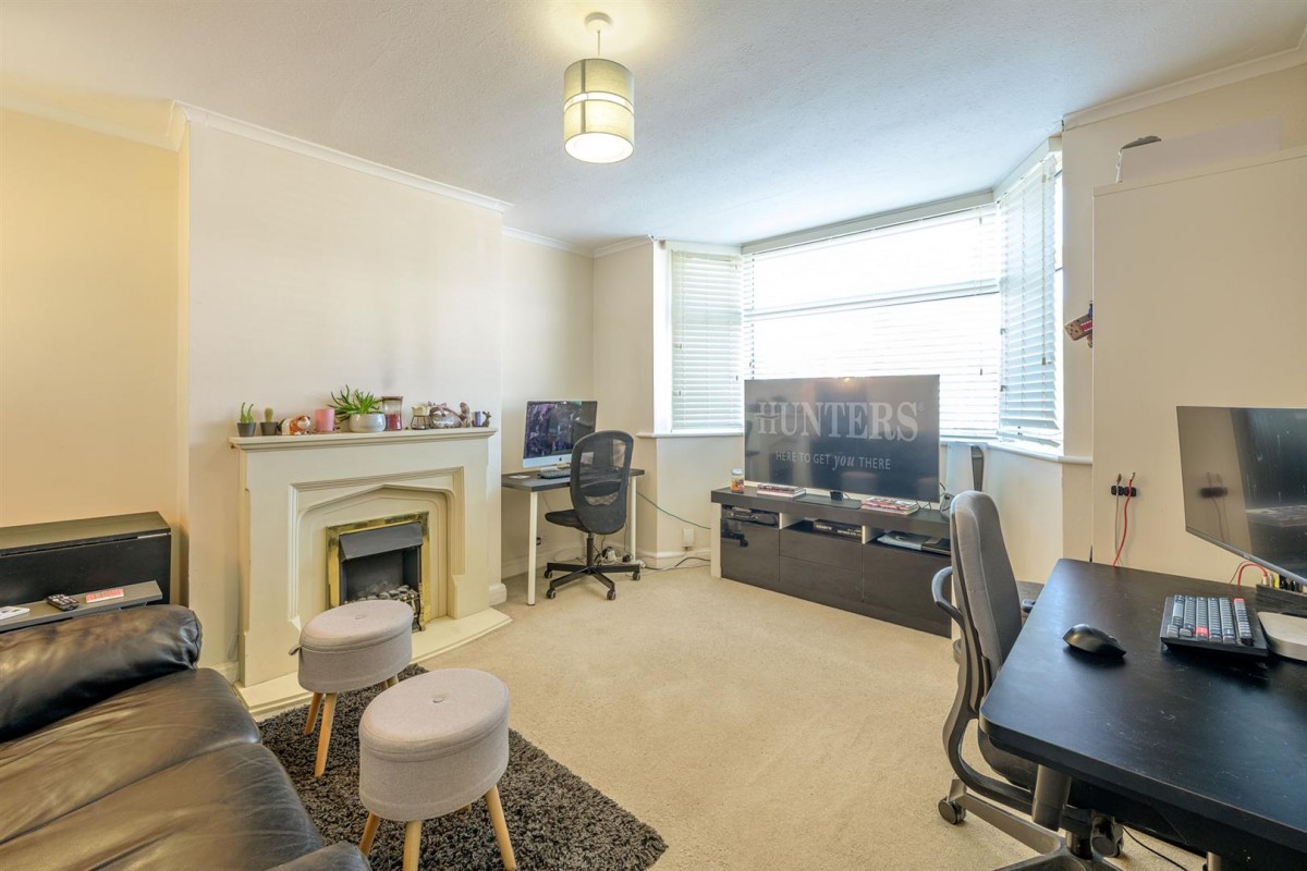 Lyndhurst Drive, Stourbridge, DY8 5YQ