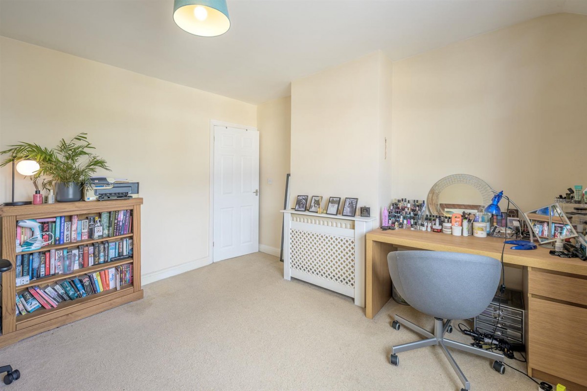 Lyndhurst Drive, Stourbridge, DY8 5YQ