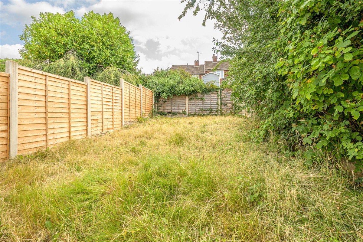 Lyndhurst Drive, Stourbridge, DY8 5YQ