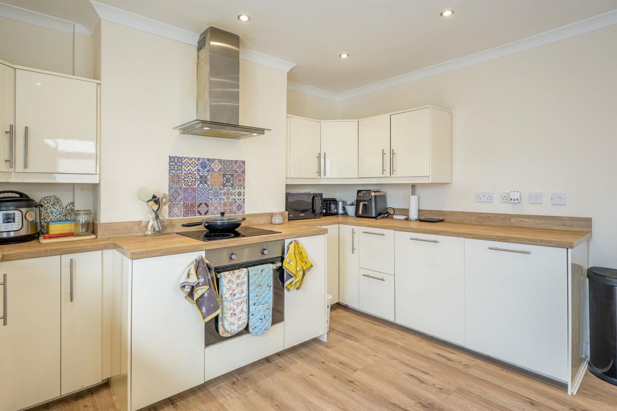 Lyndhurst Drive, Stourbridge, DY8 5YQ