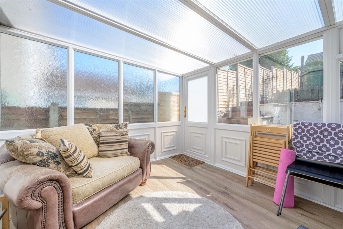 Lyndhurst Drive, Stourbridge, DY8 5YQ