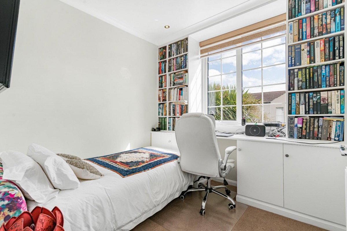 Elsinore Road, London