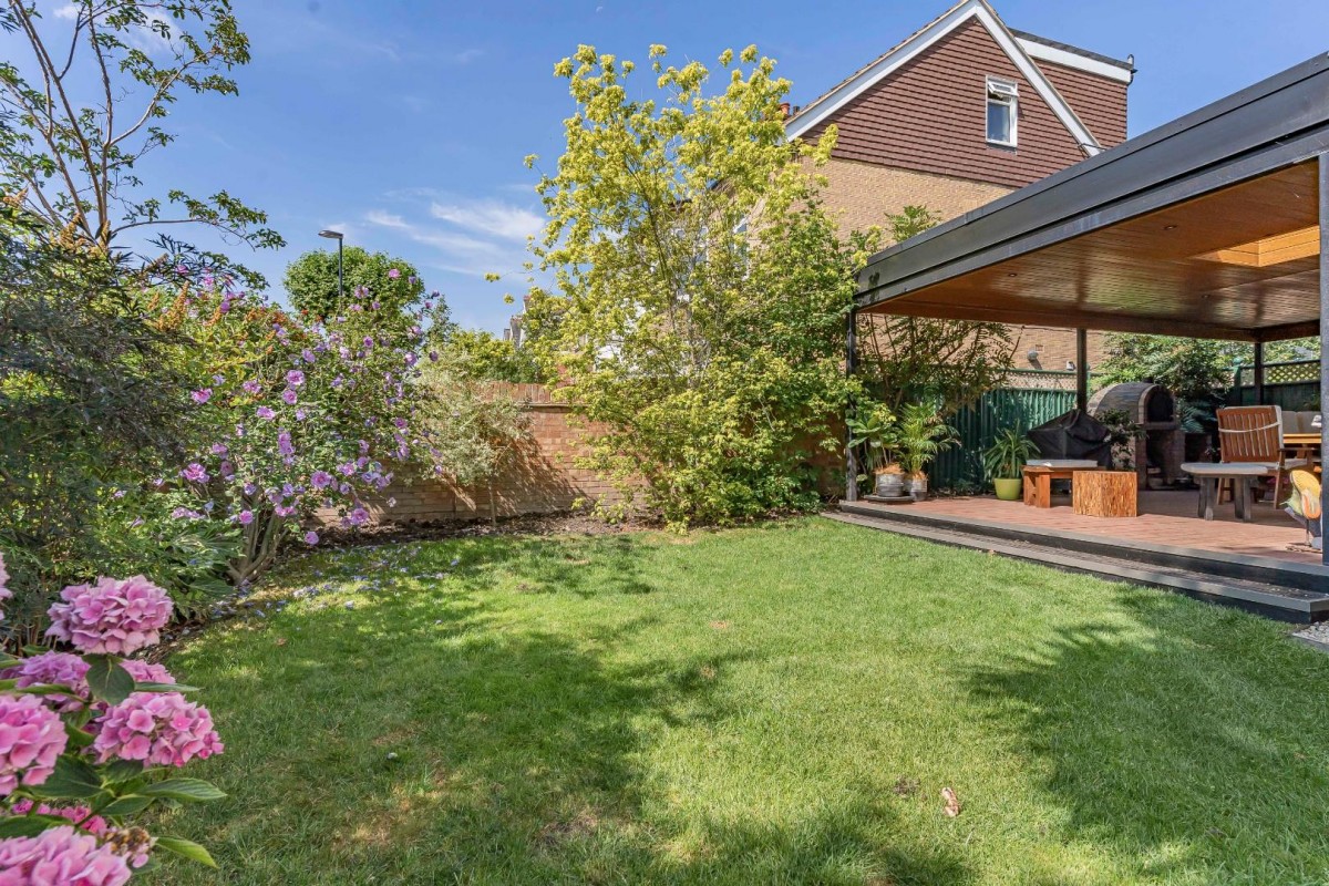 Elsinore Road, London