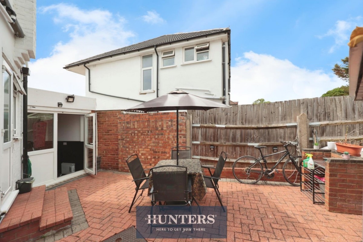 Curzon Avenue, Stanmore