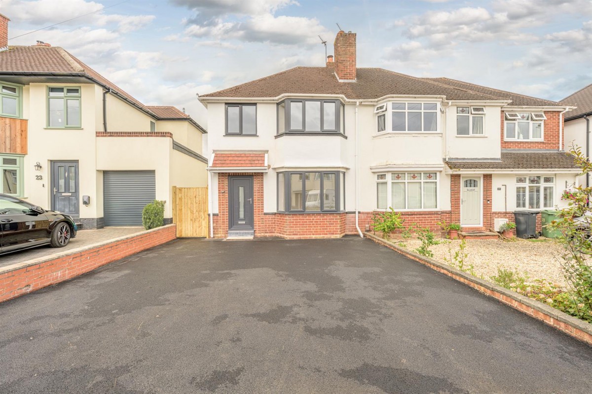 Poplar Road, Norton, Stourbridge, DY8 3BD