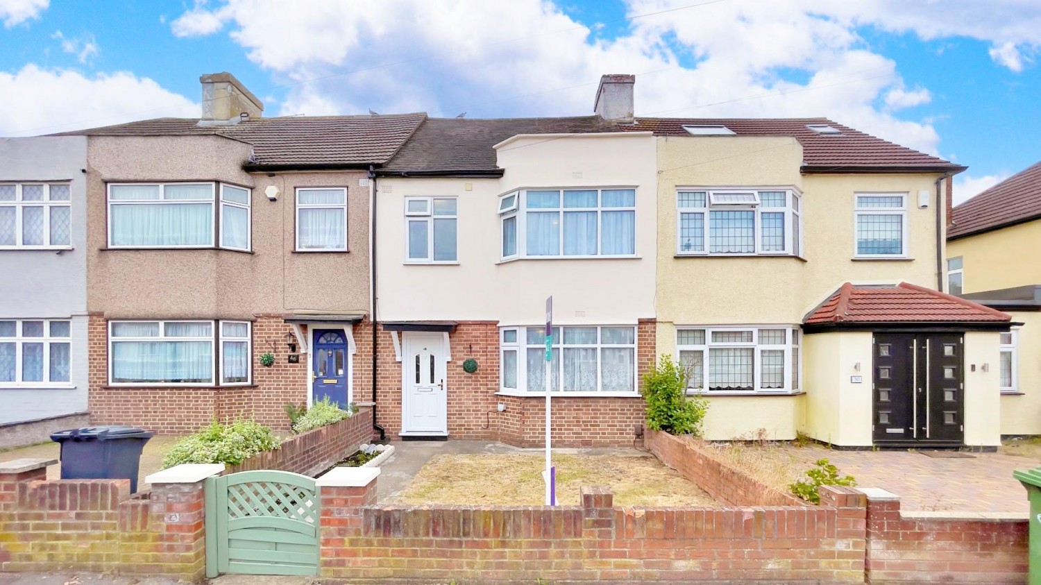 Adelaide Gardens, Chadwell Heath, RM6