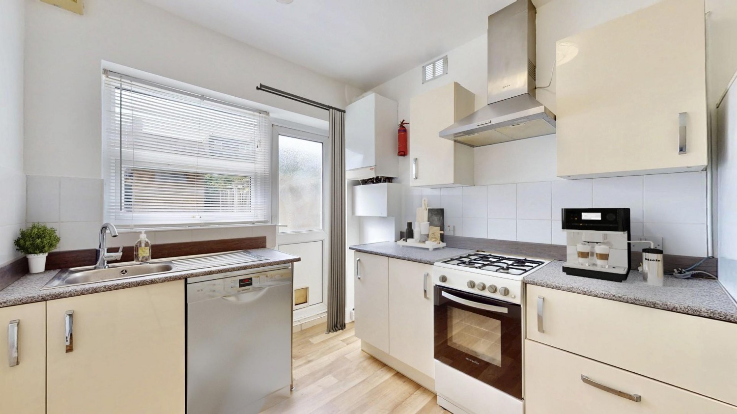 Adelaide Gardens, Chadwell Heath, RM6