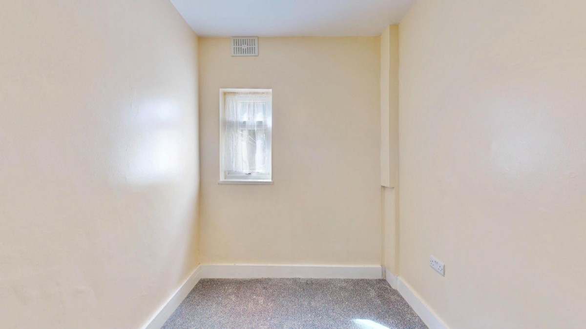 Adelaide Gardens, Chadwell Heath, RM6
