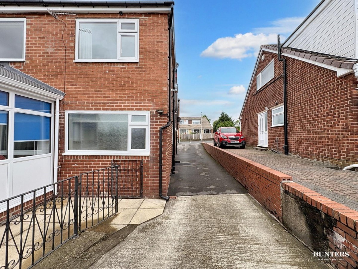 Moor Park Court, Dewsbury