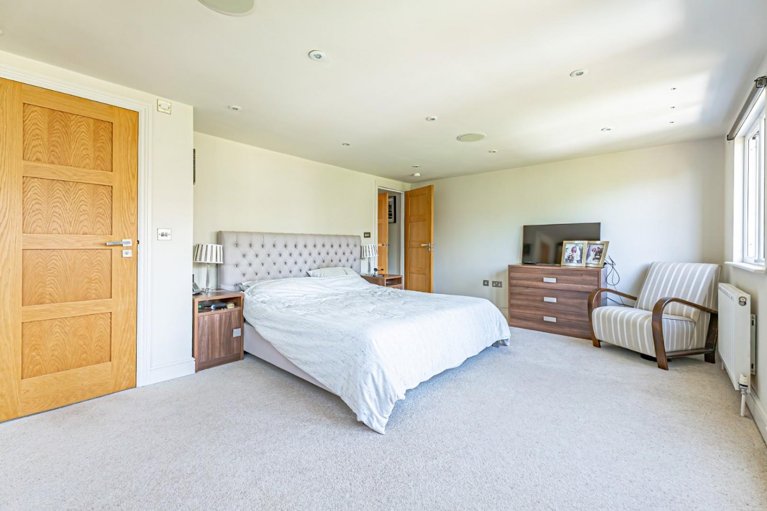 West Valley Road, Apsley